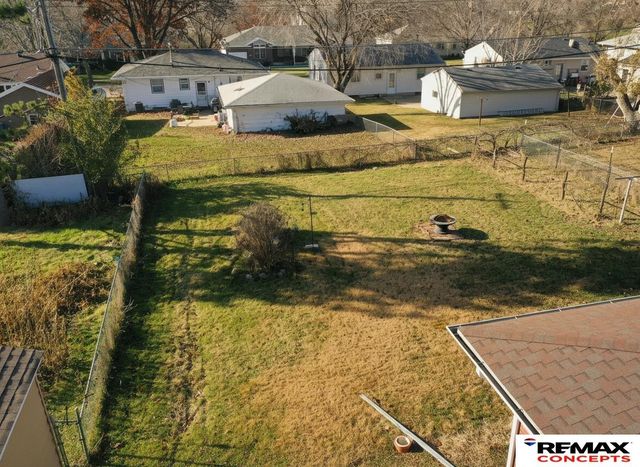 4221 N 11 Street, Lincoln, NE 68521