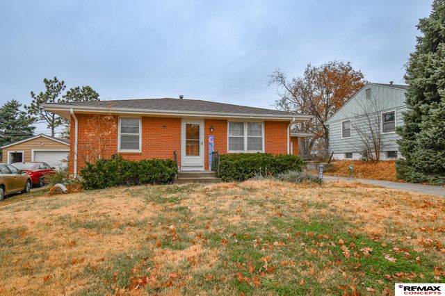 4221 N 11 Street, Lincoln, NE 68521