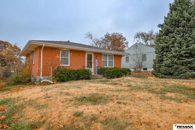 4221 N 11 Street, Lincoln, NE 68521