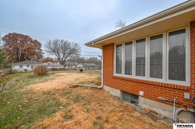 4221 N 11 Street, Lincoln, NE 68521