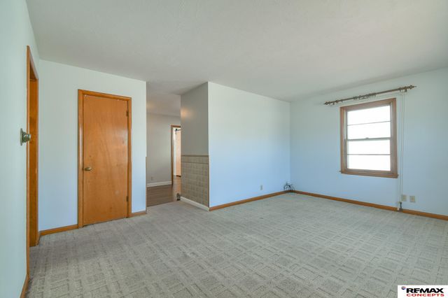 4221 N 11 Street, Lincoln, NE 68521