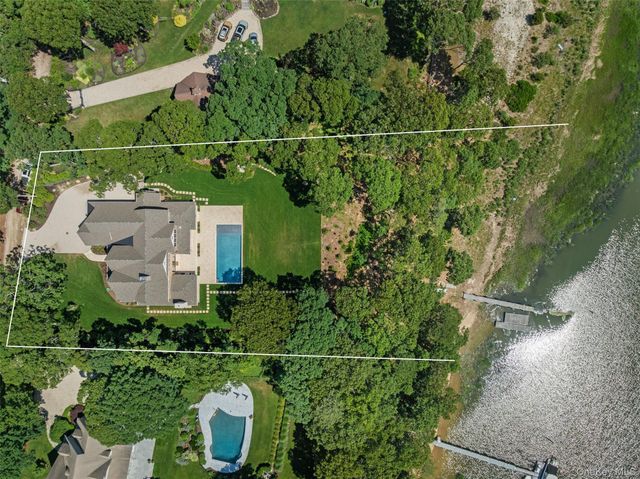 1775 Point Pleasant Road, Mattituck, NY 11952