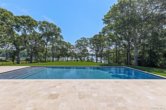 1775 Point Pleasant Road, Mattituck, NY 11952