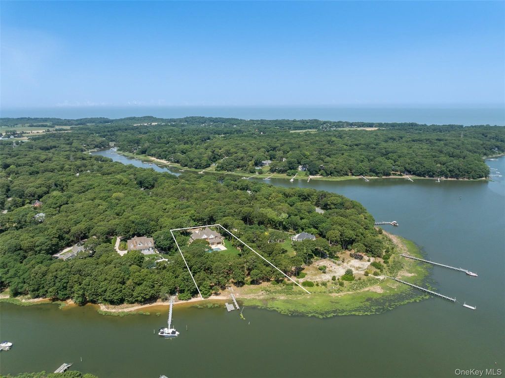 1775 Point Pleasant Road, Mattituck, NY 11952