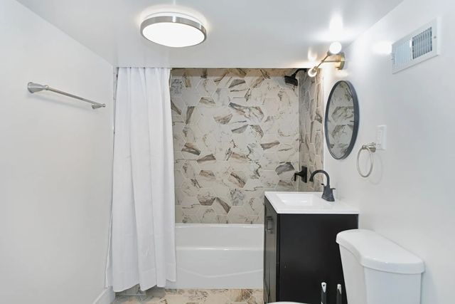 2735 N Mozart Street GARDEN, Chicago, IL 60647