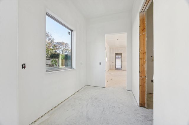 515 W 33rd Street, Houston, TX 77018