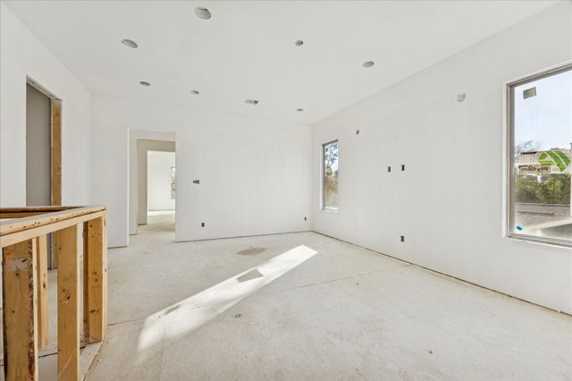 515 W 33rd Street, Houston, TX 77018