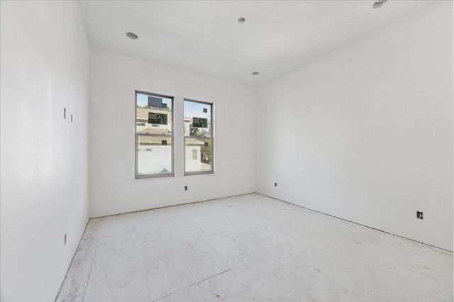 515 W 33rd Street, Houston, TX 77018