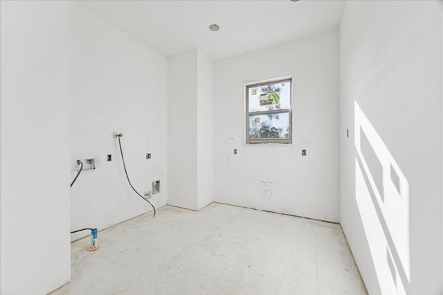 515 W 33rd Street, Houston, TX 77018