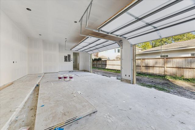 515 W 33rd Street, Houston, TX 77018