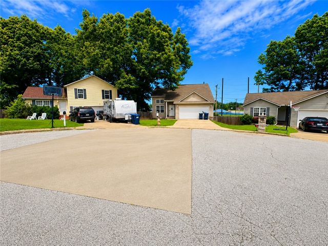 3601 Shields Drive, Harrison, AR 72601