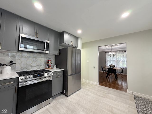 1014 W North Street, Greenfield, IN 46140