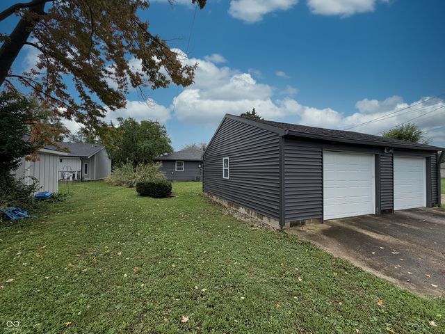 1014 W North Street, Greenfield, IN 46140