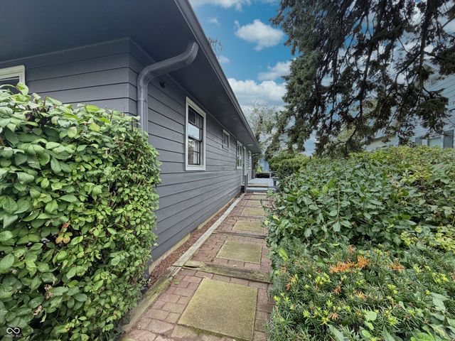 1014 W North Street, Greenfield, IN 46140