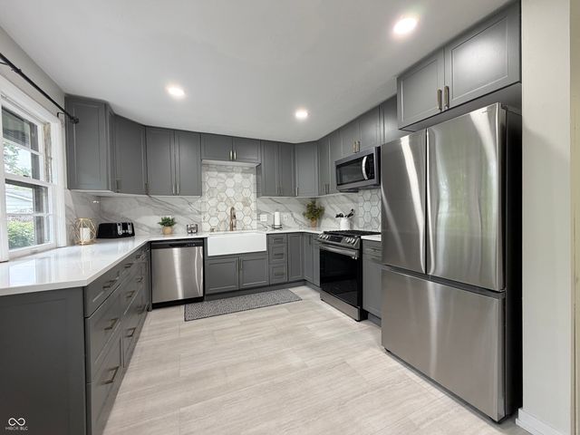 1014 W North Street, Greenfield, IN 46140