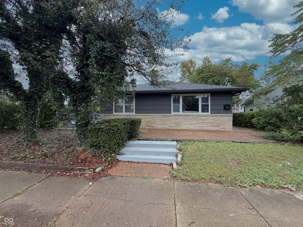 1014 W North Street, Greenfield, IN 46140