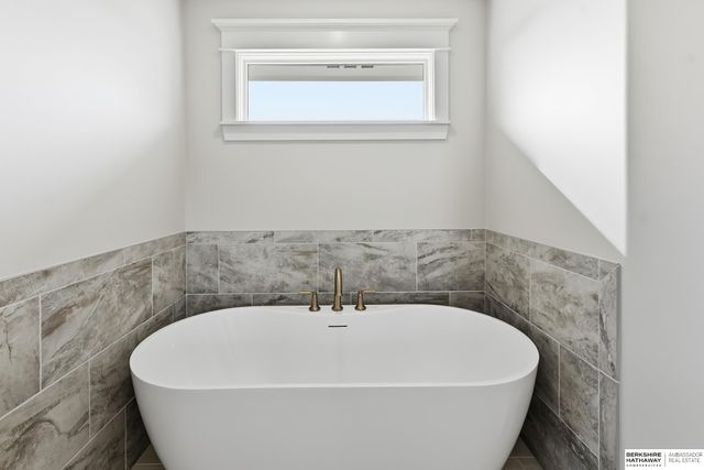 12610 S 79th Street, Papillion, NE 68046