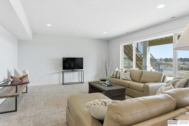 12610 S 79th Street, Papillion, NE 68046