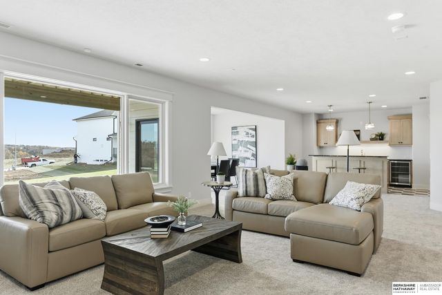 12610 S 79th Street, Papillion, NE 68046