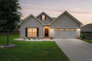 201 Paul Drive, Brownsboro, AL 35741