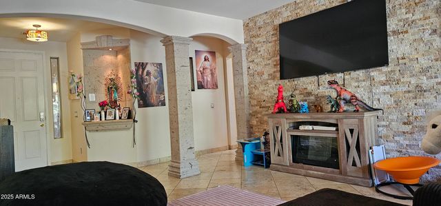 2218 W MAGDALENA Lane, Phoenix, AZ 85041