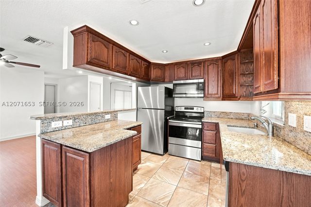 4305 NW 1 TER, Deerfield Beach, FL 33064