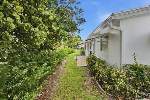 4305 NW 1 TER, Deerfield Beach, FL 33064