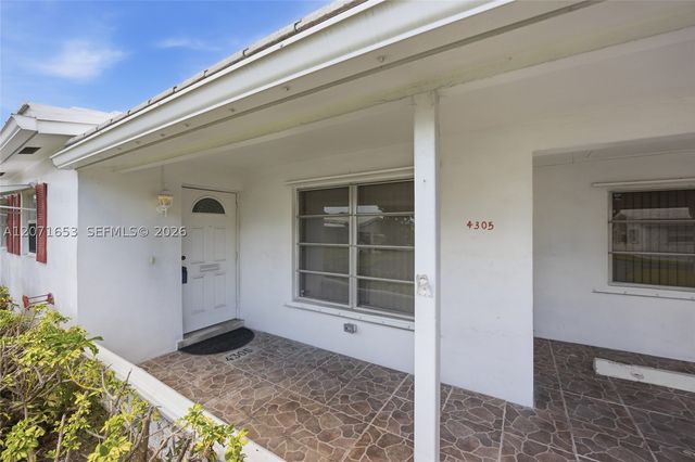 4305 NW 1 TER, Deerfield Beach, FL 33064