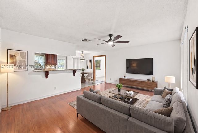 4305 NW 1 TER, Deerfield Beach, FL 33064