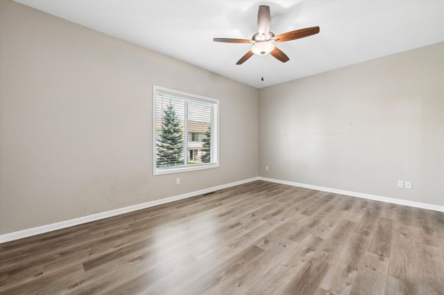 4147 Blakewood Drive, Shakopee, MN 55379
