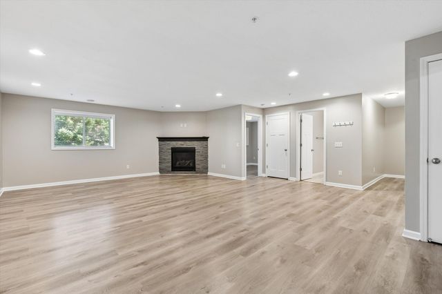 4147 Blakewood Drive, Shakopee, MN 55379