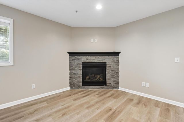 4147 Blakewood Drive, Shakopee, MN 55379