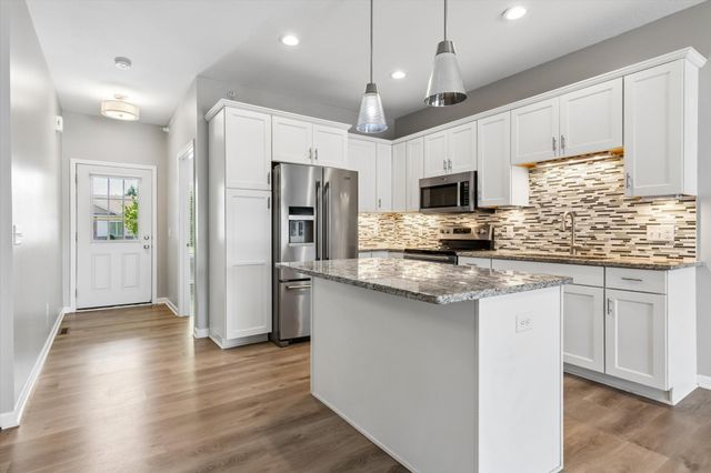 4147 Blakewood Drive, Shakopee, MN 55379