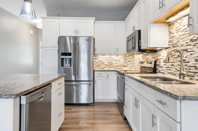 4147 Blakewood Drive, Shakopee, MN 55379