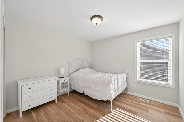 8599 Oakview Way N, Maple Grove, MN 55369