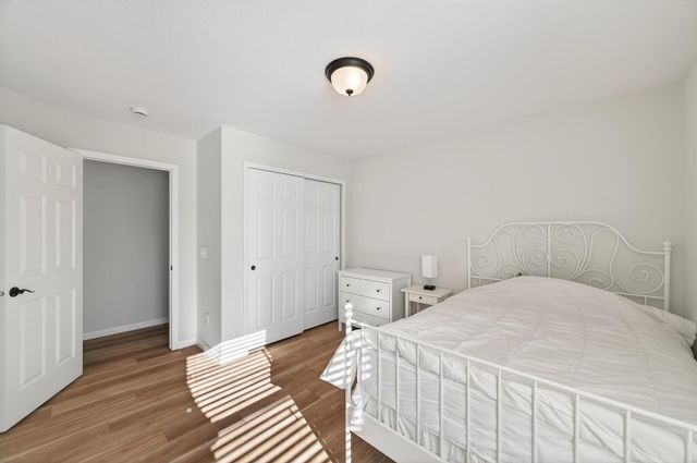 8599 Oakview Way N, Maple Grove, MN 55369