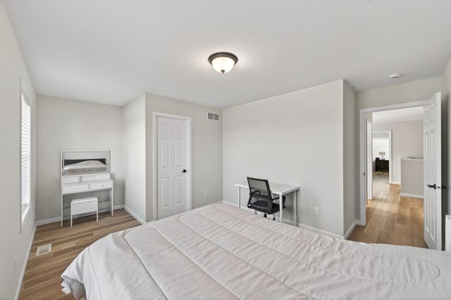 8599 Oakview Way N, Maple Grove, MN 55369