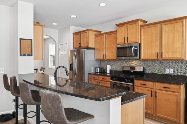 8599 Oakview Way N, Maple Grove, MN 55369