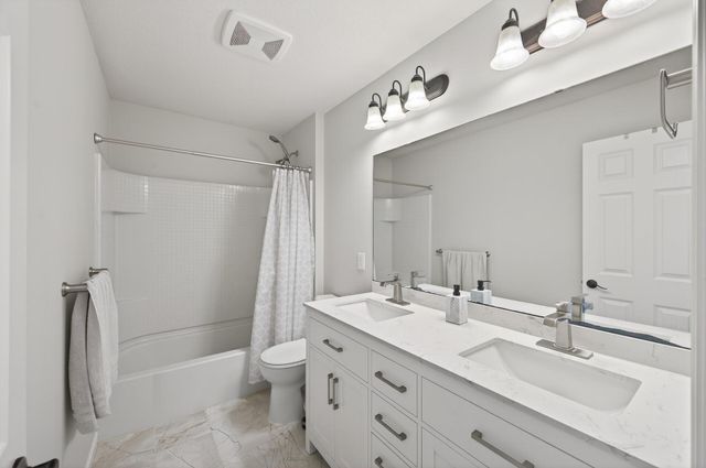 8599 Oakview Way N, Maple Grove, MN 55369