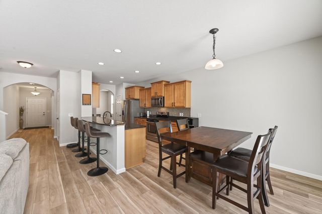 8599 Oakview Way N, Maple Grove, MN 55369