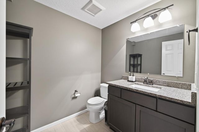 8599 Oakview Way N, Maple Grove, MN 55369