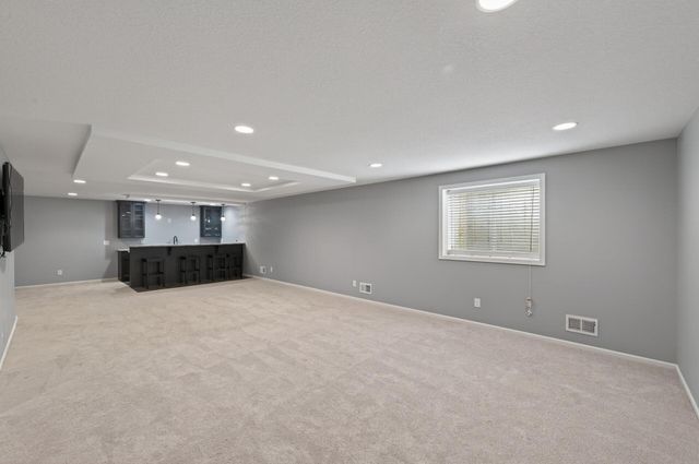 8599 Oakview Way N, Maple Grove, MN 55369