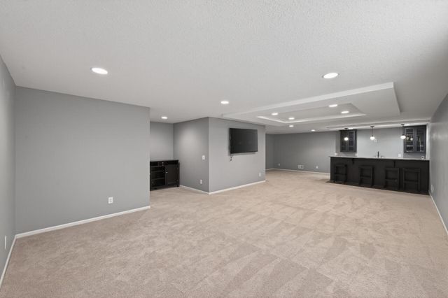 8599 Oakview Way N, Maple Grove, MN 55369