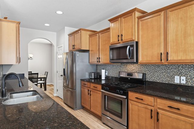 8599 Oakview Way N, Maple Grove, MN 55369