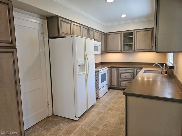 116 Moffet Avenue, Chardon, OH 44024