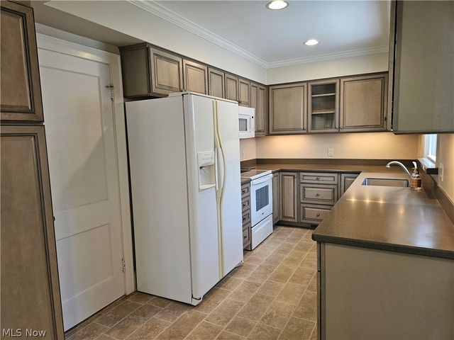 116 Moffet Avenue, Chardon, OH 44024