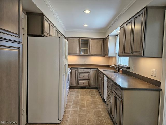 116 Moffet Avenue, Chardon, OH 44024