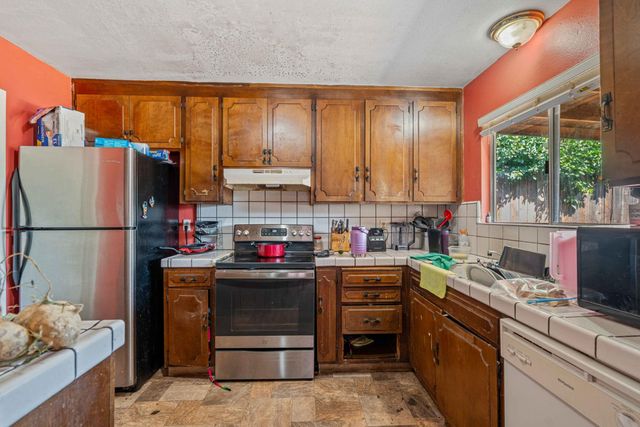 1122 Sapphire Way, Manteca, CA 95336