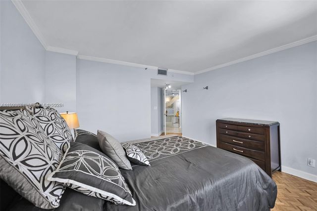 300 Three Islands Blvd 108, Hallandale Beach, FL 33009