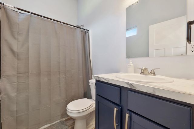 408 E 8th St, Newton, KS 67114